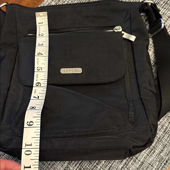 Baggallini Black Crossbody Bag - Picture 8 of 8